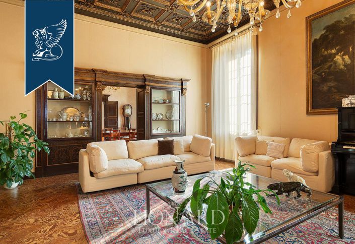 Image No.14-10 Bed Villa for sale