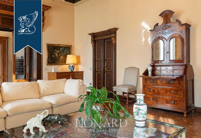 Image No.15-10 Bed Villa for sale