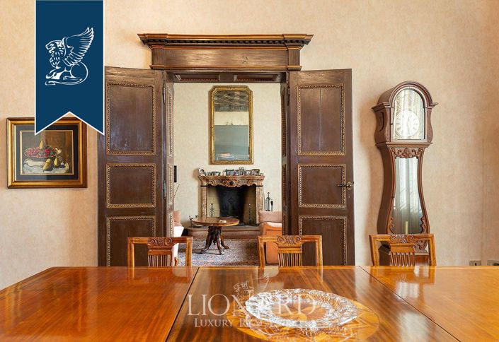 Image No.19-10 Bed Villa for sale