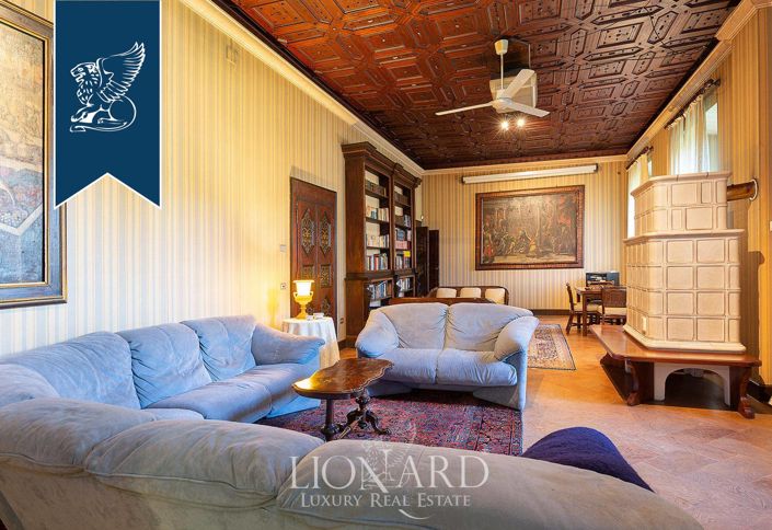 Image No.33-10 Bed Villa for sale