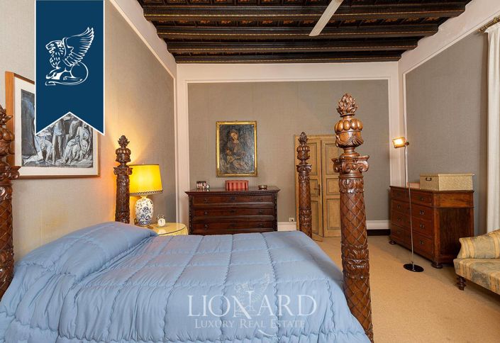 Image No.37-10 Bed Villa for sale