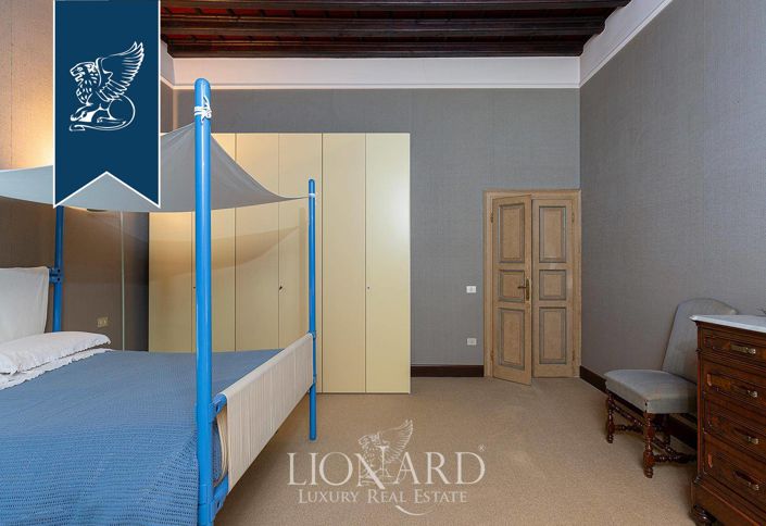 Image No.40-10 Bed Villa for sale