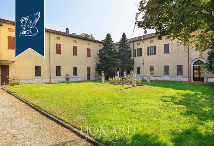 Image No.47-10 Bed Villa for sale