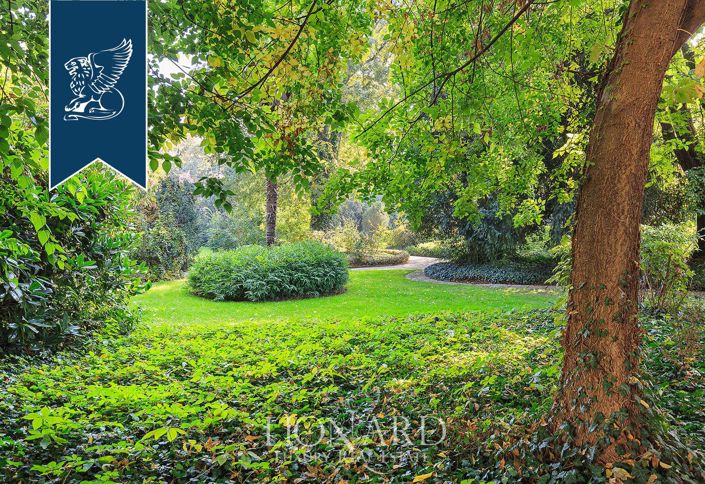 Image No.5-10 Bed Villa for sale