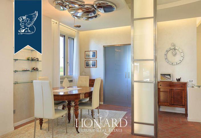 Image No.12-3 Bed Villa for sale