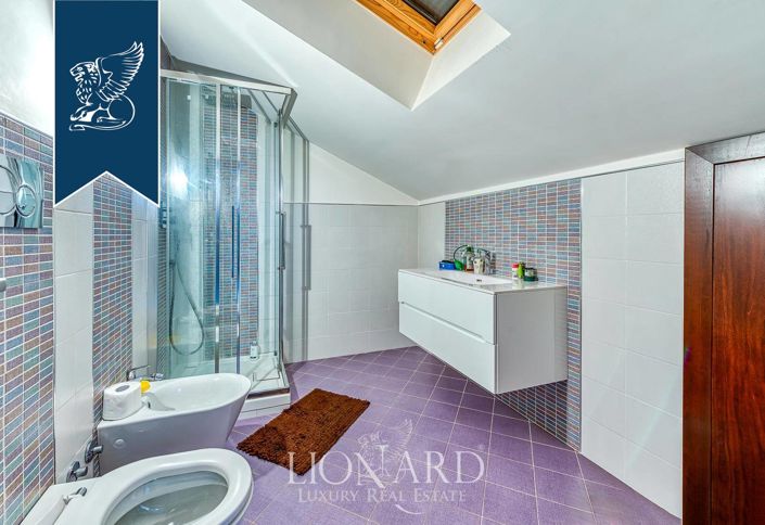 Image No.12-5 Bed Villa for sale