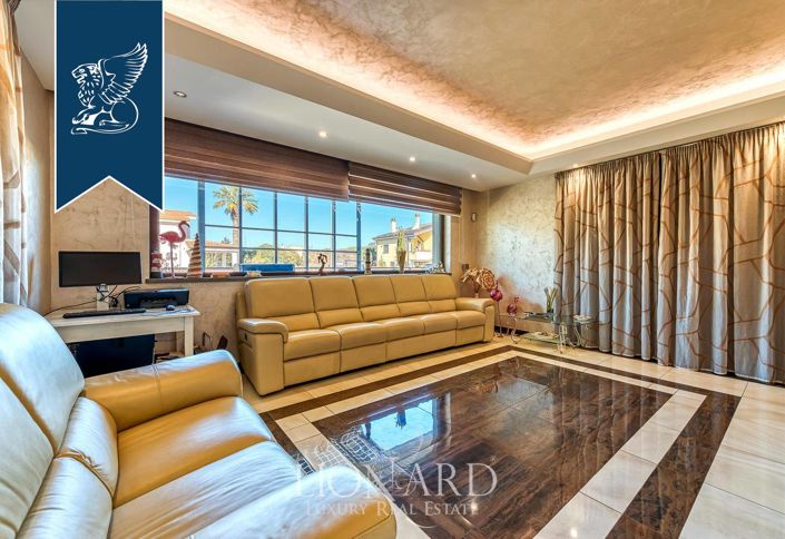 Image No.3-5 Bed Villa for sale