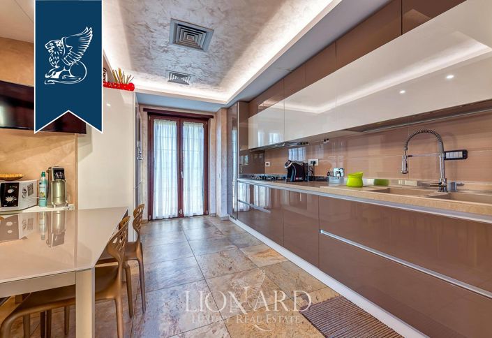 Image No.5-5 Bed Villa for sale