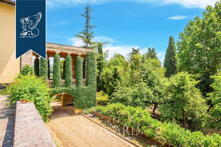 Image No.10-15 Bed Villa for sale