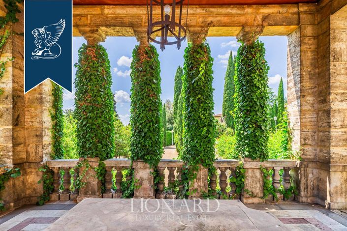 Image No.13-15 Bed Villa for sale