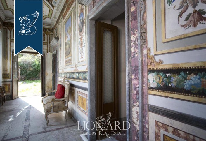 Image No.18-30 Bed Villa for sale