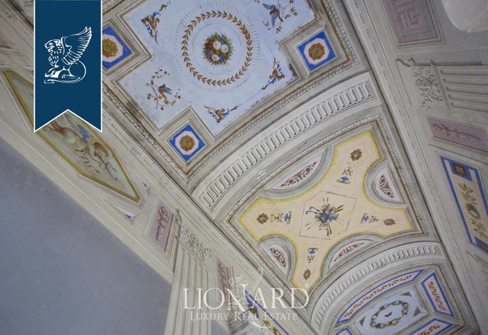 Image No.37-30 Bed Villa for sale