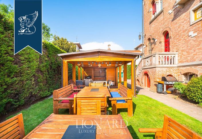 Image No.11-7 Bed Villa for sale