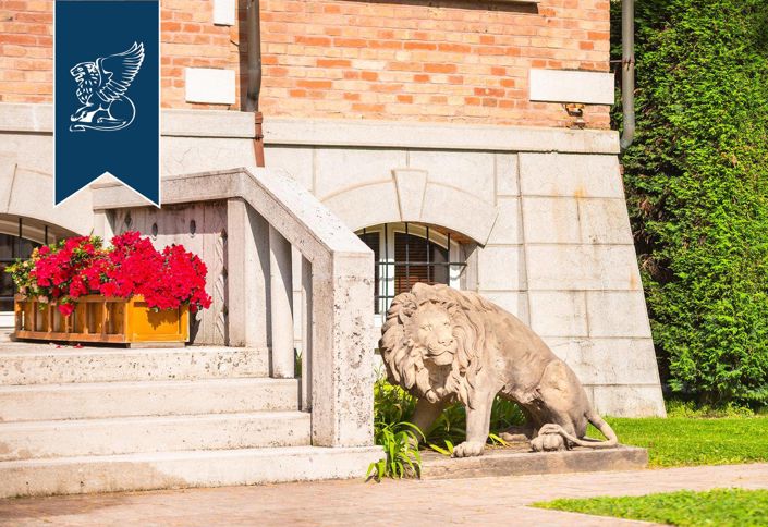 Image No.8-7 Bed Villa for sale