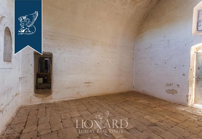 Image No.18-12 Bed Country House for sale