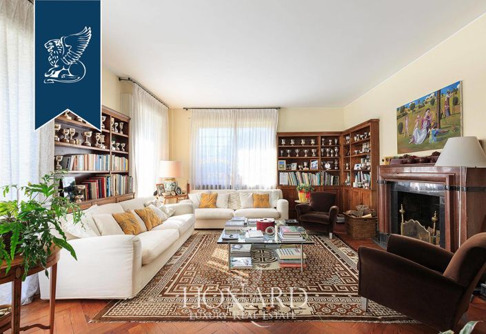 Image No.20-8 Bed Villa for sale