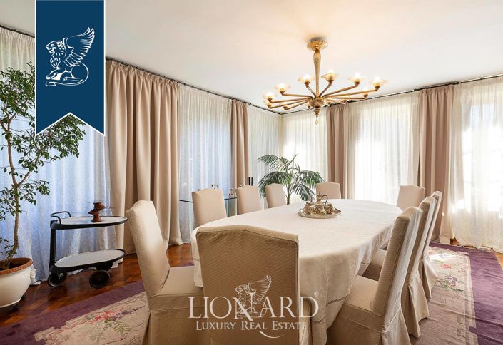 Image No.28-8 Bed Villa for sale