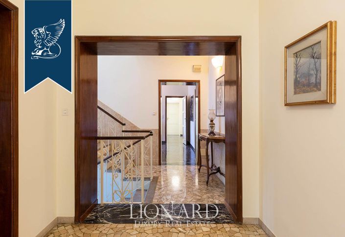 Image No.33-8 Bed Villa for sale