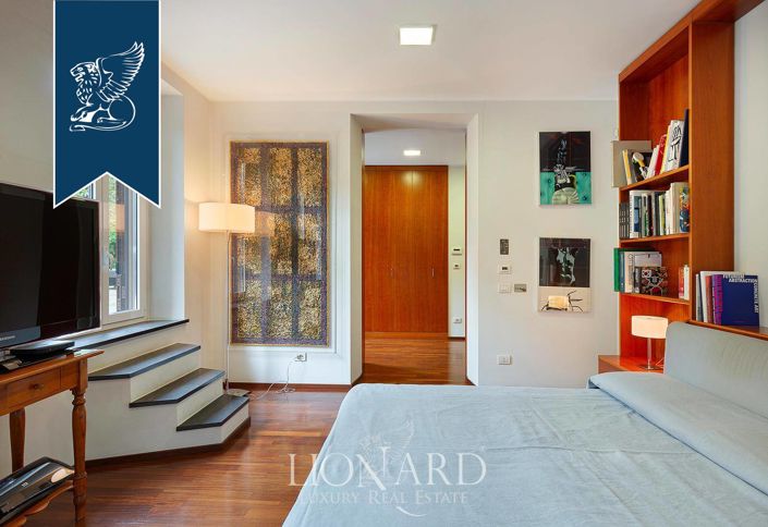 Image No.17-4 Bed Flat for sale