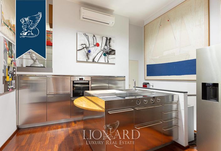 Image No.20-4 Bed Flat for sale