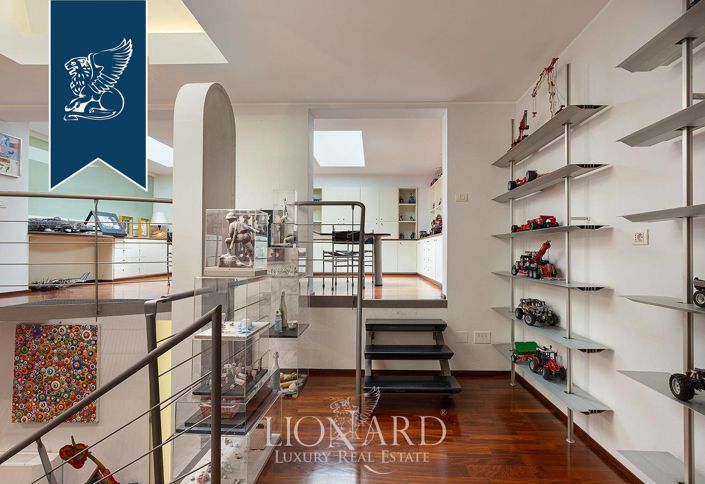 Image No.8-4 Bed Flat for sale