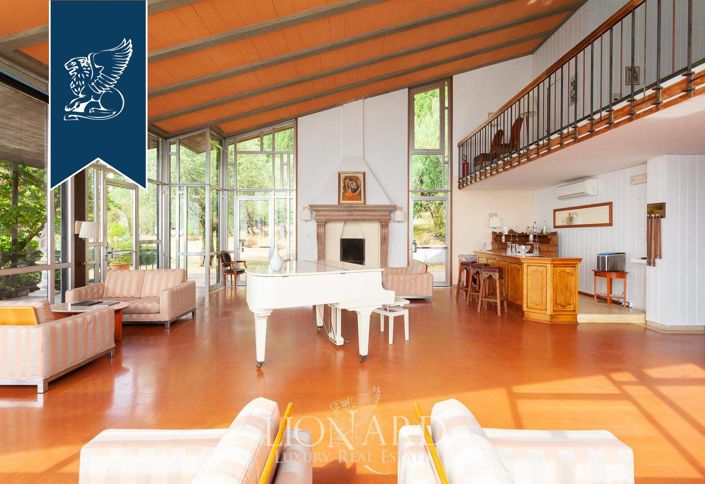 Image No.12-17 Bed Villa for sale