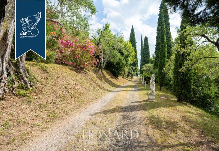 Image No.22-17 Bed Villa for sale