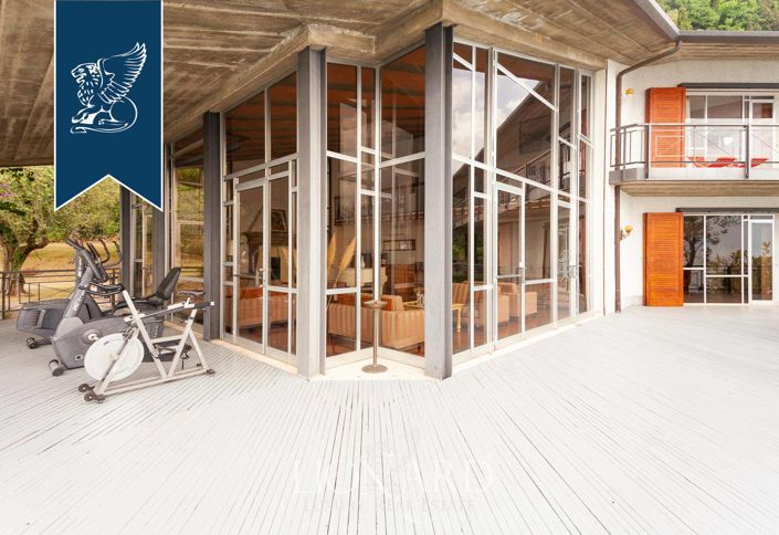 Image No.9-17 Bed Villa for sale