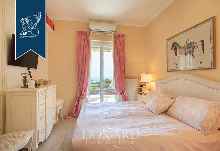 Image No.40-4 Bed Villa for sale