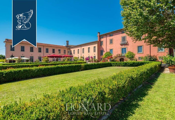 Image No.10-17 Bed Villa for sale