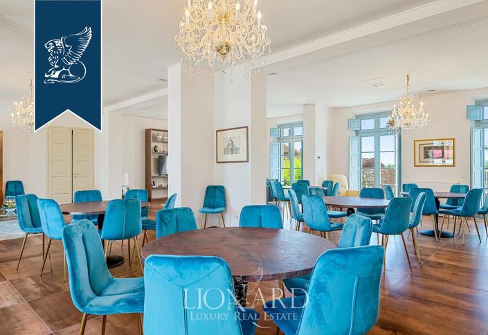 Image No.12-17 Bed Villa for sale