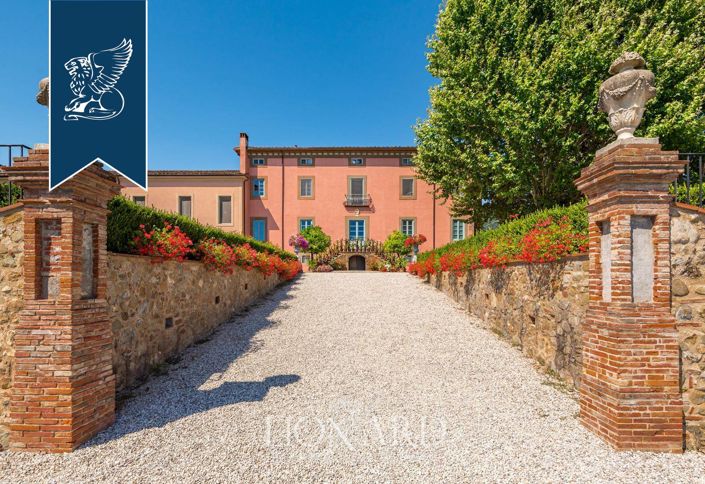 Image No.2-17 Bed Villa for sale