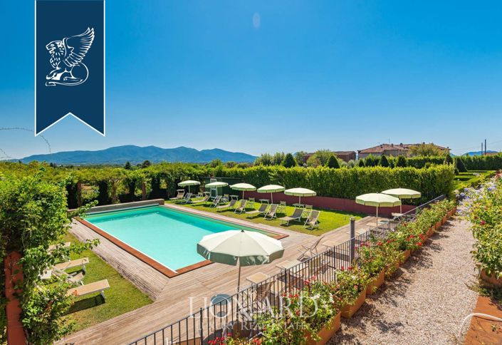 Image No.6-17 Bed Villa for sale