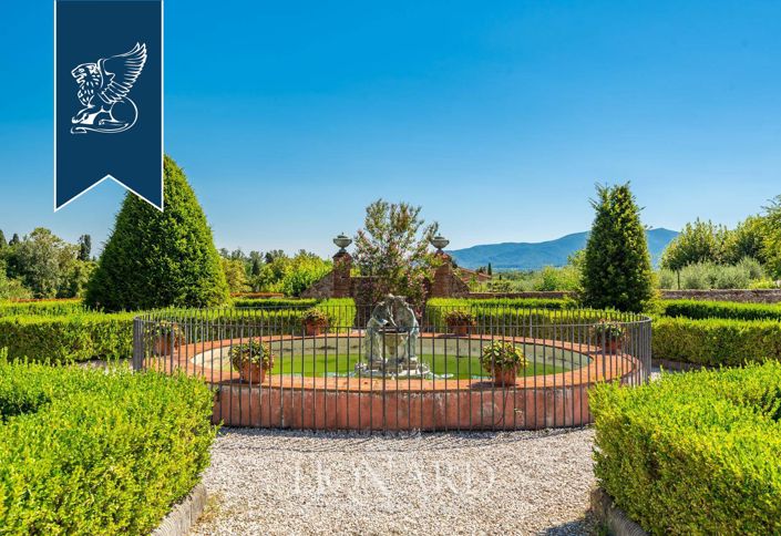 Image No.8-17 Bed Villa for sale