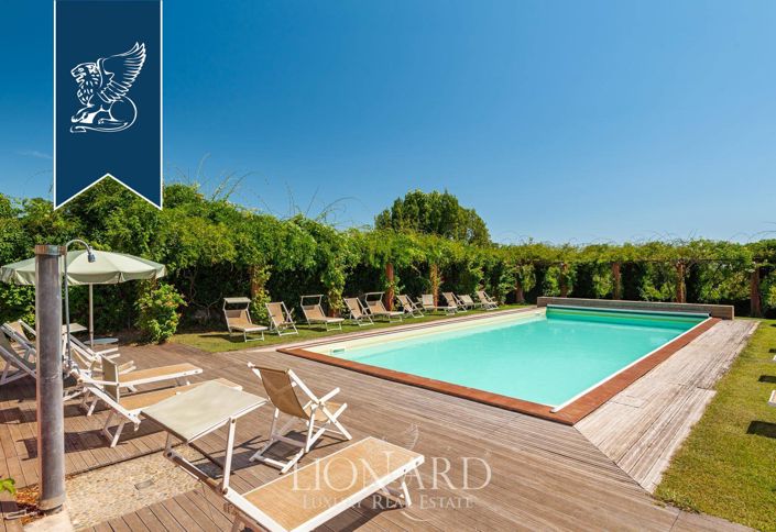 Image No.9-17 Bed Villa for sale