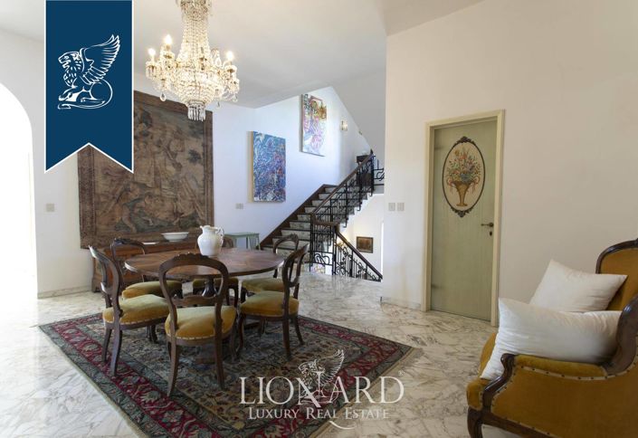 Image No.42-8 Bed Villa for sale