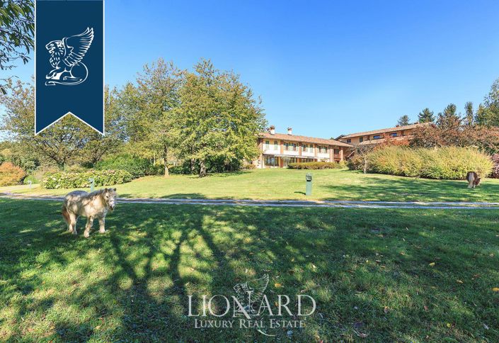 Image No.15-8 Bed Villa for sale