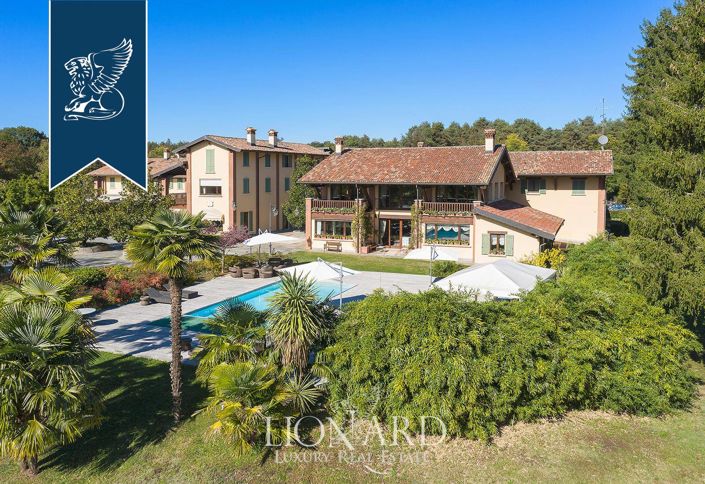 Image No.2-8 Bed Villa for sale