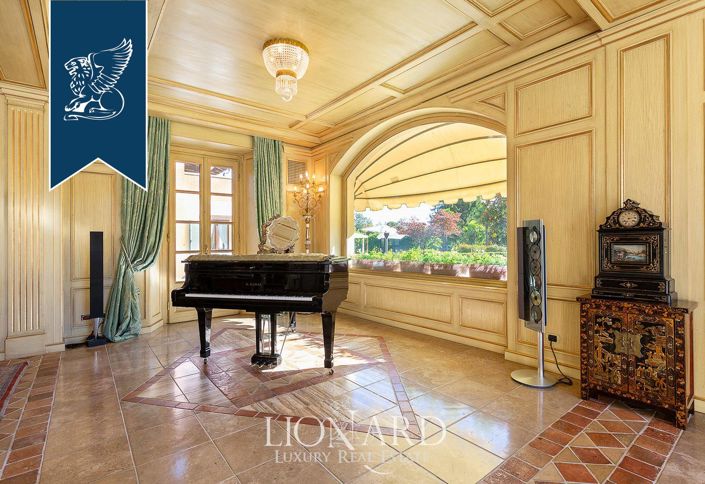 Image No.22-8 Bed Villa for sale