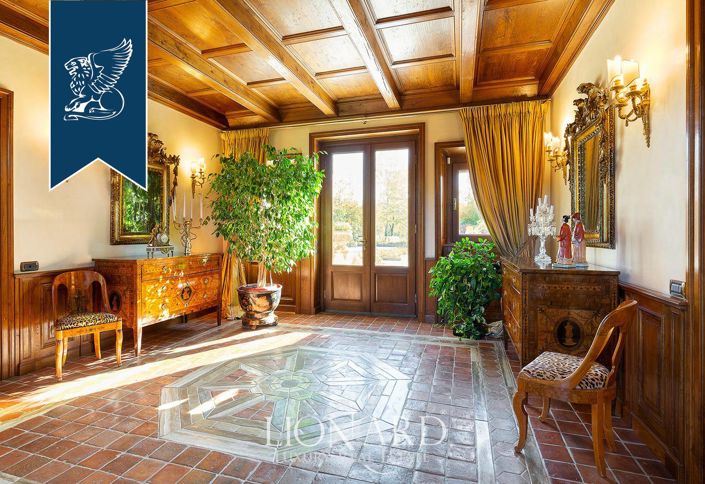 Image No.36-8 Bed Villa for sale