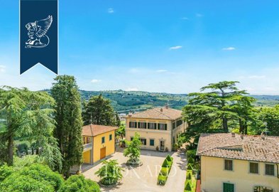 1 - Florence, Villa