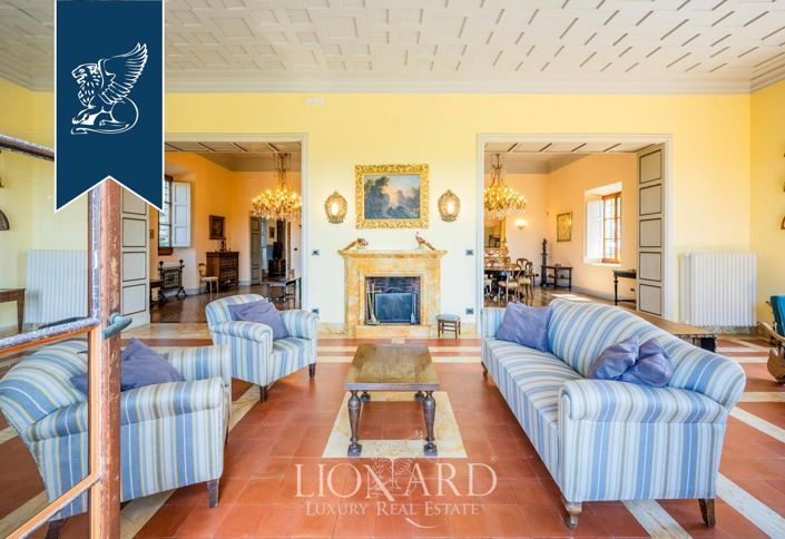 Image No.20-7 Bed Villa for sale