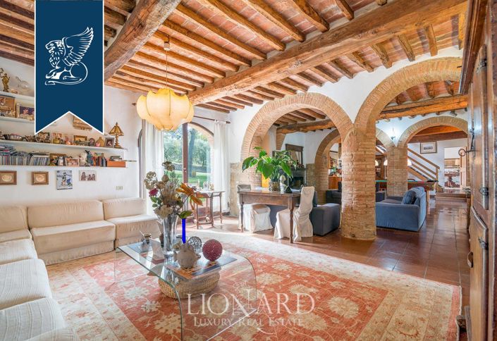 Image No.8-5 Bed Country House for sale