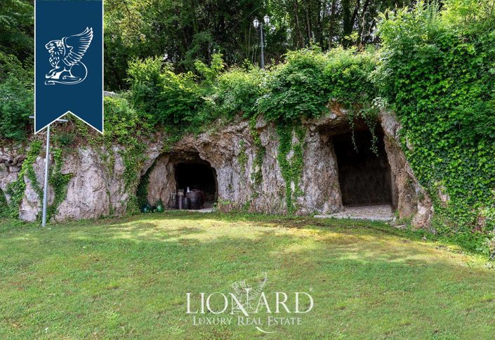 Image No.40-6 Bed Villa for sale