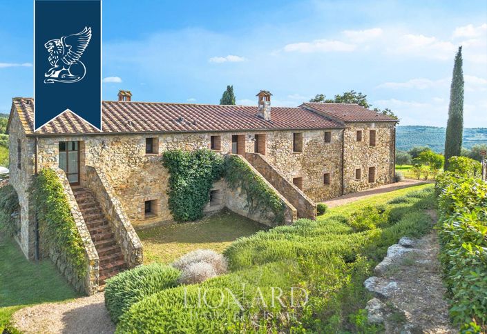 Image No.15-13 Bed Farmhouse for sale