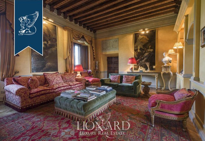 Image No.38-8 Bed Villa for sale