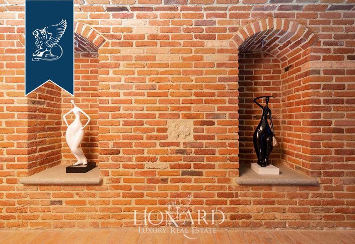 Image No.46-24 Bed Hotel for sale