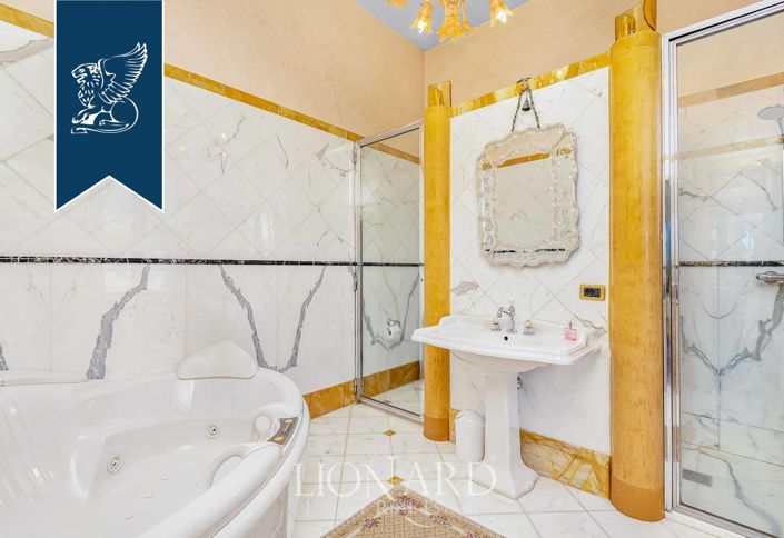 Image No.10-4 Bed Villa for sale