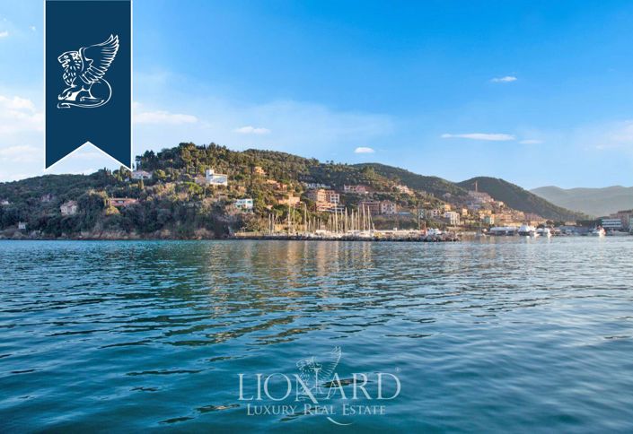 Image No.6-10 Bed Villa for sale