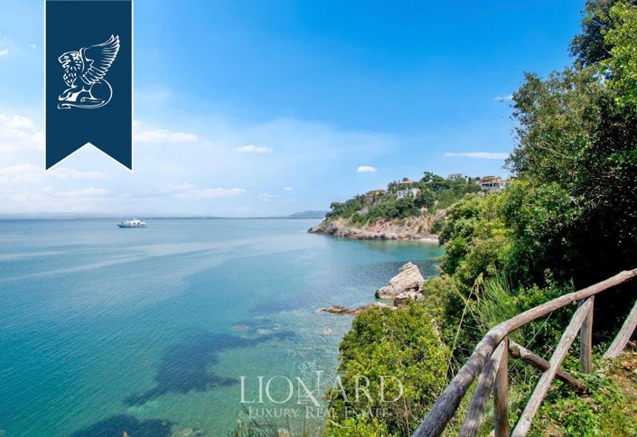 Image No.9-10 Bed Villa for sale